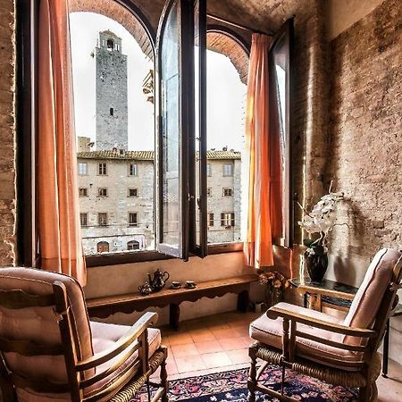The Artists' Tower - Amazing View From The Tower Apartment ซานจีมิญญาโน ภายนอก รูปภาพ