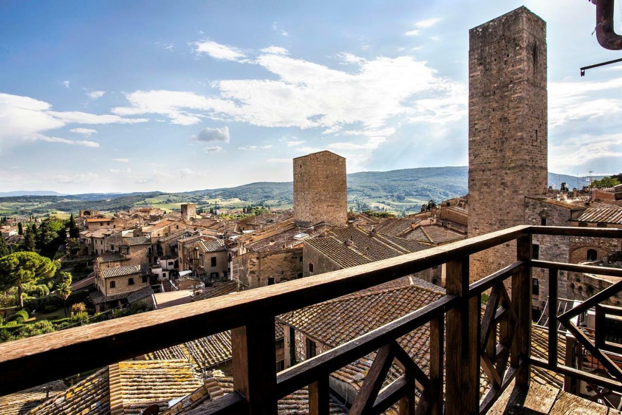 The Artists' Tower - Amazing View From The Tower Apartment ซานจีมิญญาโน ภายนอก รูปภาพ