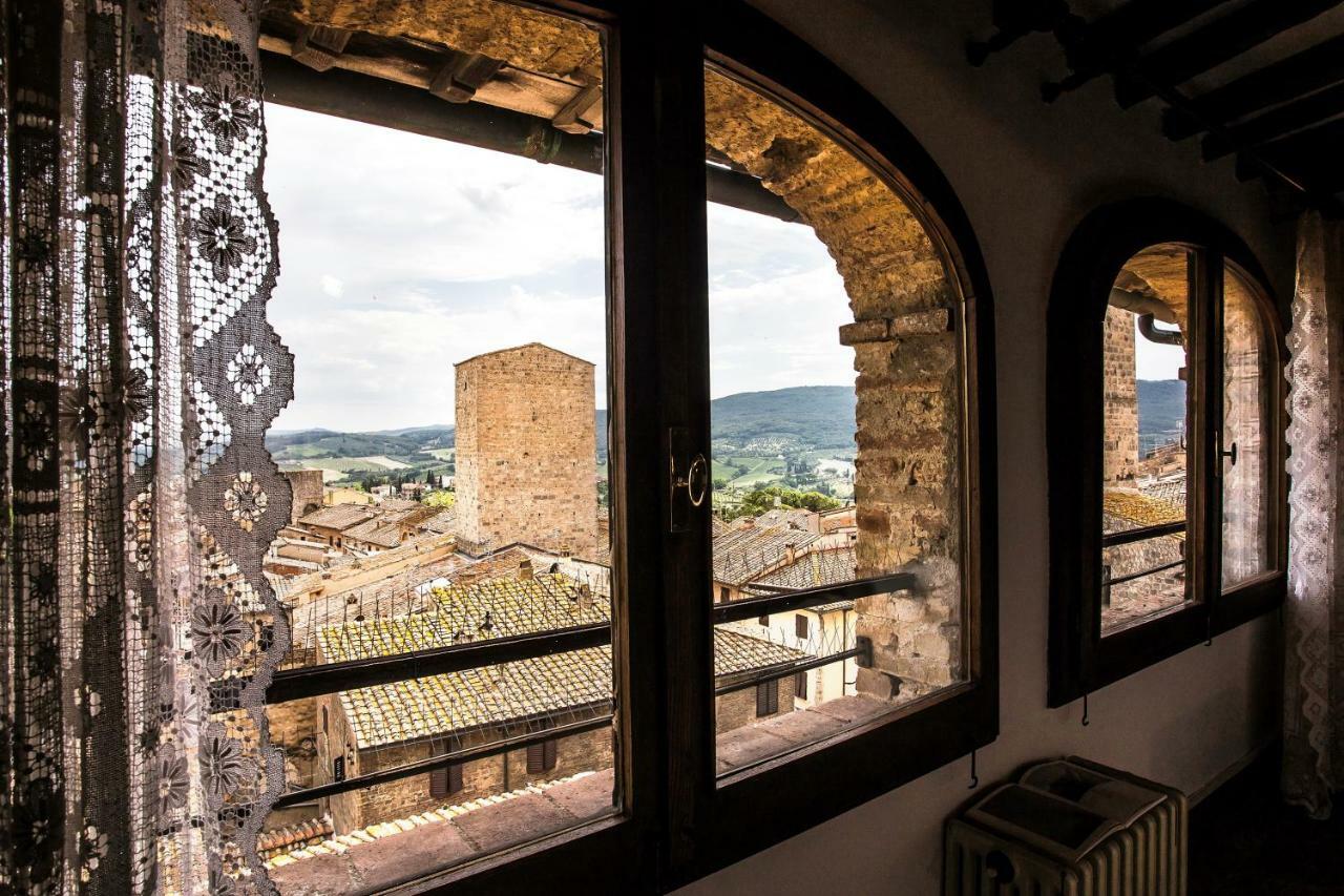 The Artists' Tower - Amazing View From The Tower Apartment ซานจีมิญญาโน ภายนอก รูปภาพ